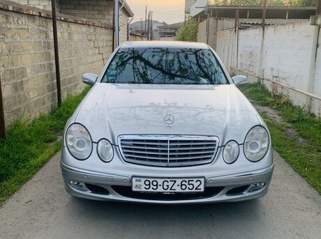 Mercedes E 240 2003