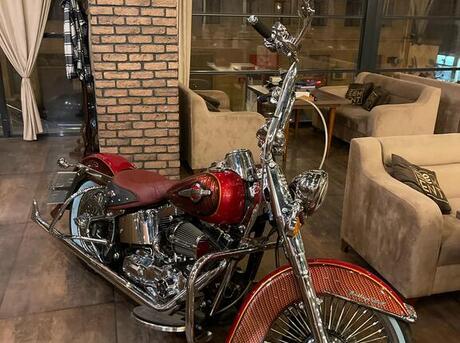 Harley-Davidson FLSTN Softail Deluxe