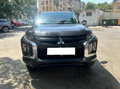 Mitsubishi L200 2021