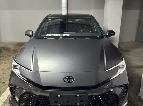 Toyota Camry 2025