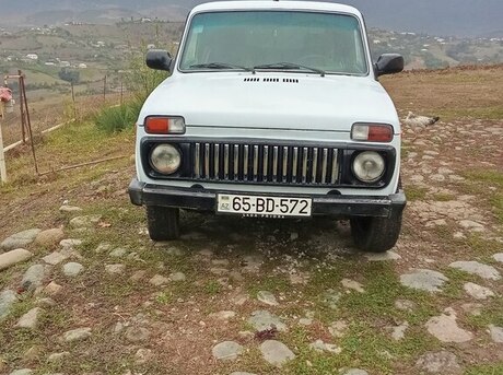 LADA (VAZ) Niva 2005