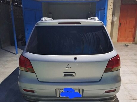 Mitsubishi Airtrek 2002