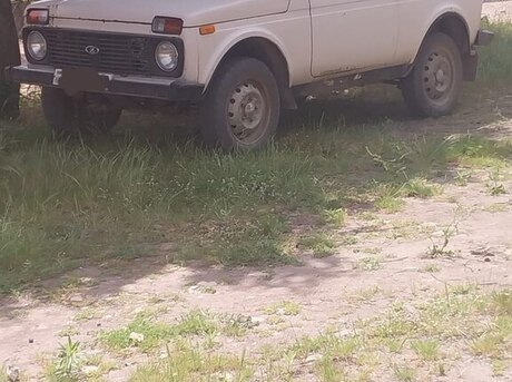 LADA (VAZ) Niva 1986