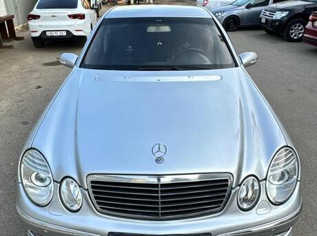 Mercedes E 320