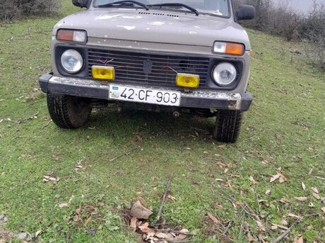 LADA (VAZ) Niva 1990