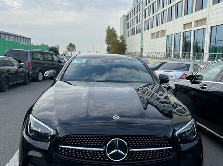 Mercedes E 300 e 4MATIC 2021