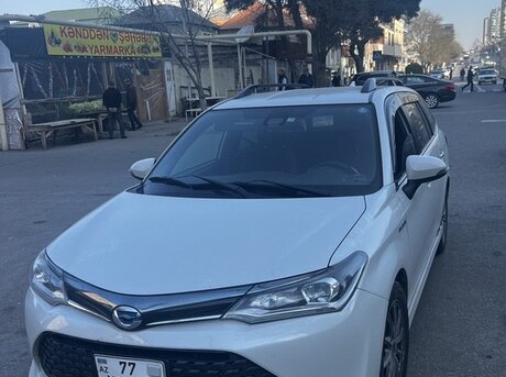 Toyota Corolla Fielder 2015