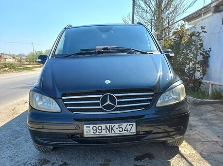 Mercedes Viano 2005