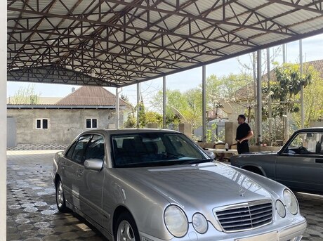 Mercedes E 240 2000