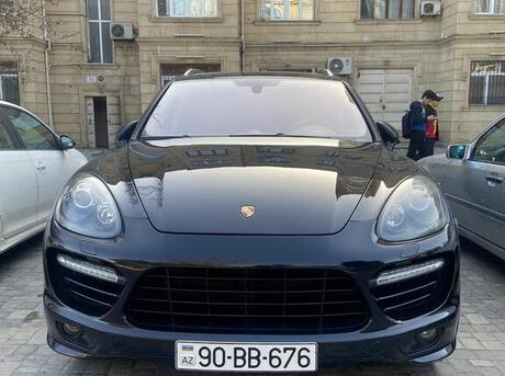 Porsche Cayenne GTS 2012