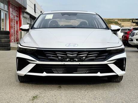 Hyundai Elantra 2024