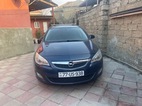Opel Astra 2012