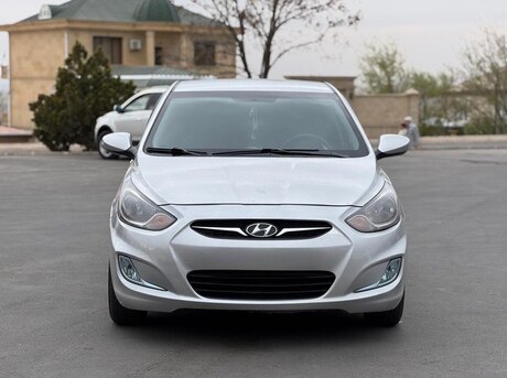 Hyundai Accent 2013