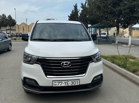 Hyundai H-1 2018