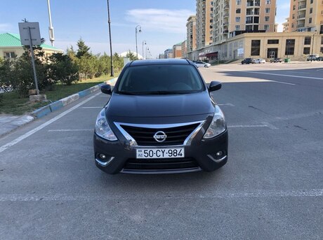 Nissan Versa 2015