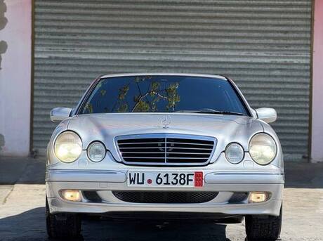 Mercedes E 240 2000