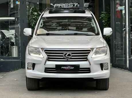 Lexus LX 570 2013