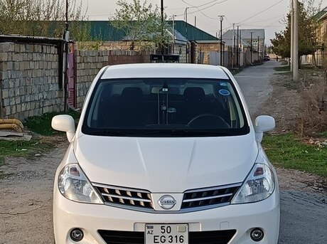 Nissan Tiida 2011