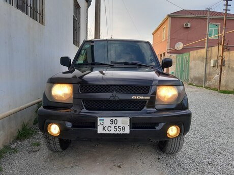 Mitsubishi Pajero io