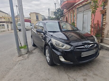 Hyundai Accent 2011