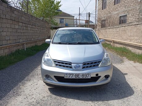 Nissan Tiida 2012