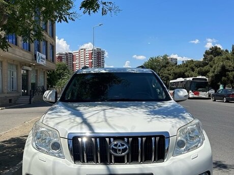 Toyota Land Cruiser Prado 2012