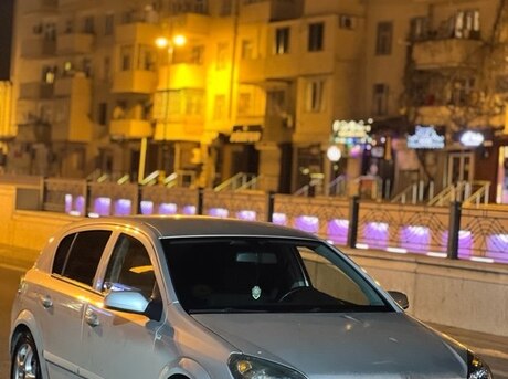Opel Astra 2004
