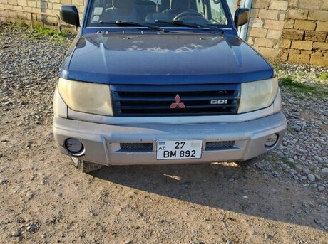 Mitsubishi Pajero io 1999
