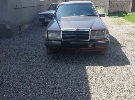 Mercedes E 250 1990
