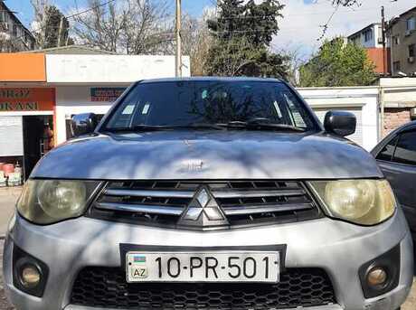 Mitsubishi L200 2012