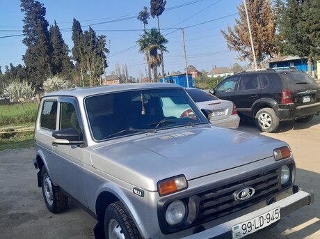LADA (VAZ) Niva 2002
