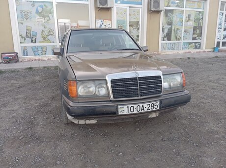 Mercedes E 300 d 1990