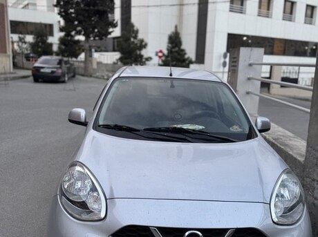 Nissan March 2016
