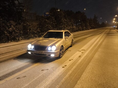 Mercedes E 280 2000