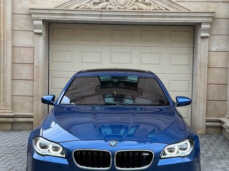 BMW M5 2013