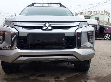 Mitsubishi L200 2021