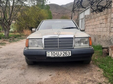 Mercedes E 200 d 1990