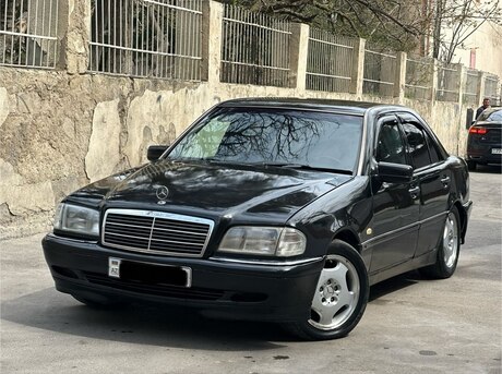 Mercedes C 200
