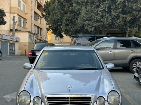Mercedes E 240 2002