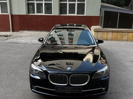 BMW 740 2012