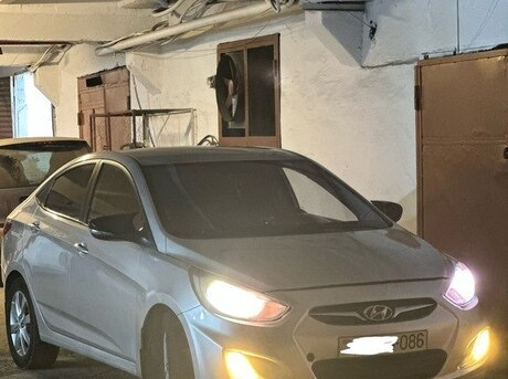 Hyundai Accent 2012