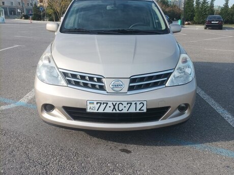 Nissan Tiida 2012