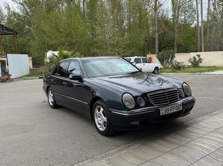 Mercedes E 200