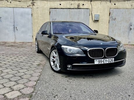 BMW 750 2010