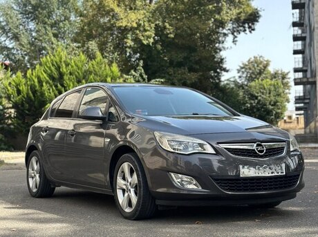 Opel Astra 2010