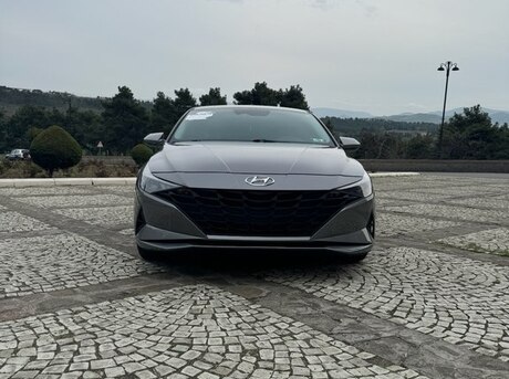 Hyundai Elantra 2022