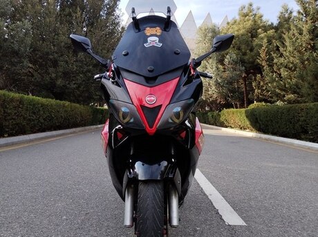 Aprilia SR 300 MAX