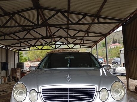Mercedes E 240 2002