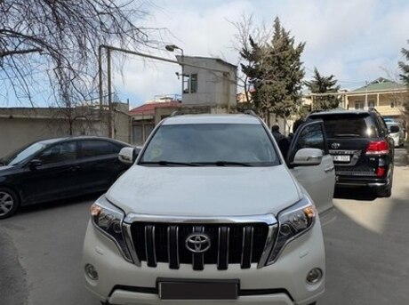Toyota Land Cruiser Prado 2011
