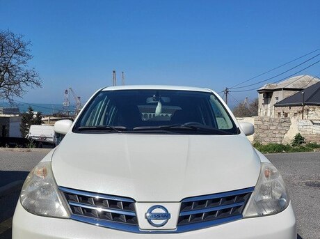 Nissan Tiida 2011